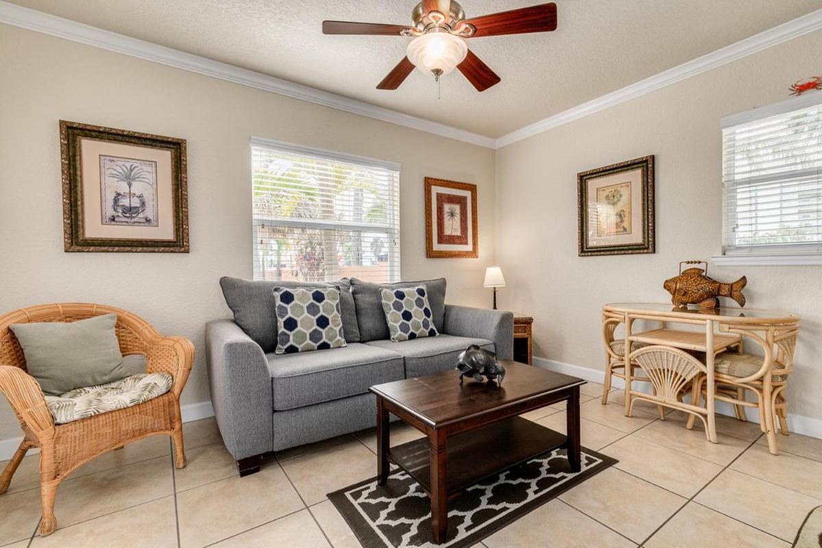 Walkable To Restaurants And Steps To The Beach! - Coconut Villa'S Suite 10 St. Pete Beach Zewnętrze zdjęcie