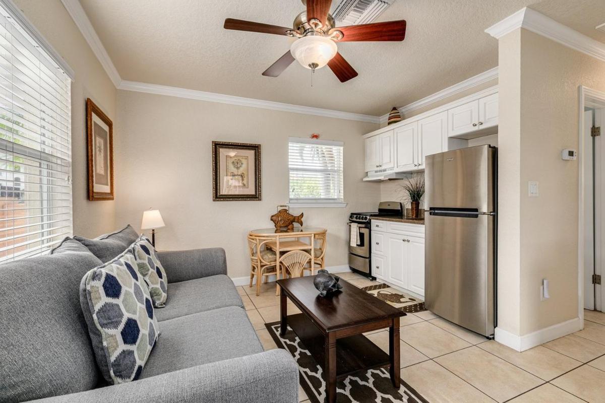 Walkable To Restaurants And Steps To The Beach! - Coconut Villa'S Suite 10 St. Pete Beach Zewnętrze zdjęcie