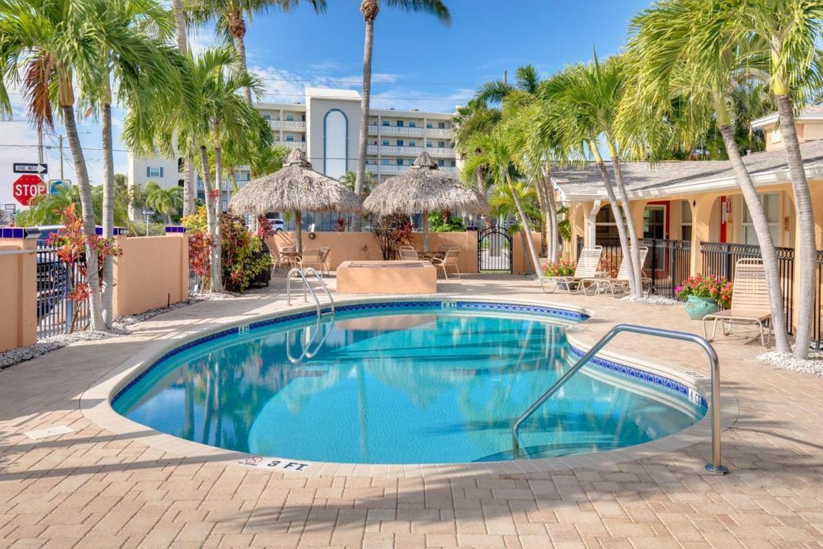Walkable To Restaurants And Steps To The Beach! - Coconut Villa'S Suite 10 St. Pete Beach Zewnętrze zdjęcie